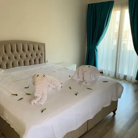 בית הארחה Vesper Suites Villas טורונץ'
